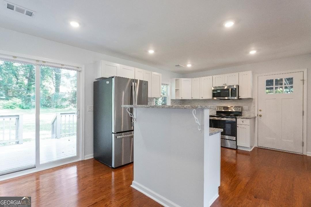 4144 Canby Ln - Photo 4 of 6