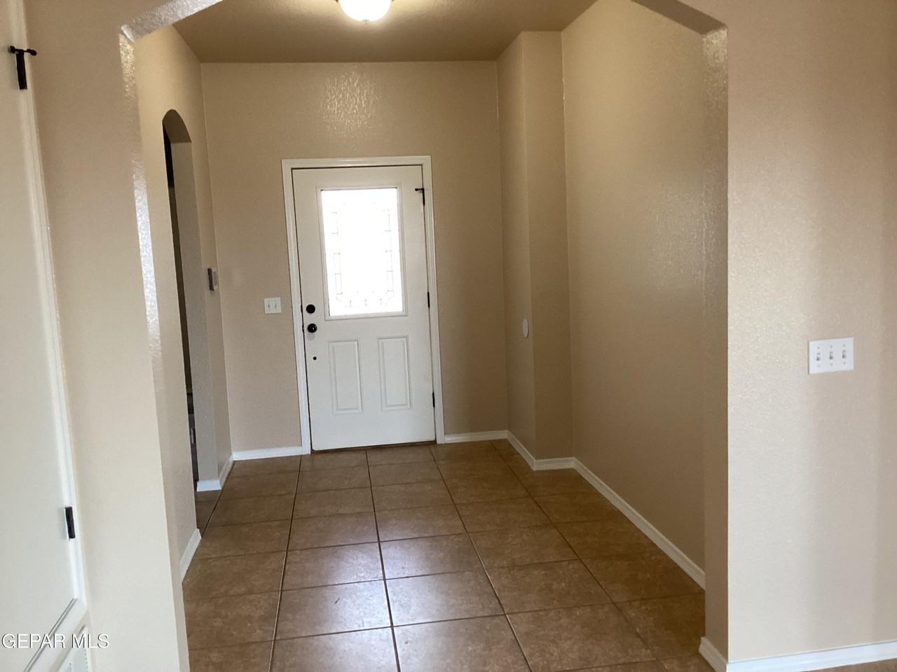 5925 Speyside Dr - Photo 3 of 17