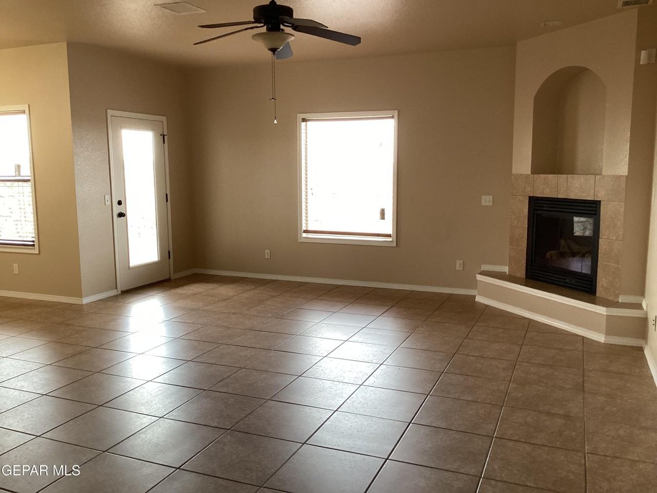 5925 Speyside Dr - Photo 5 of 17