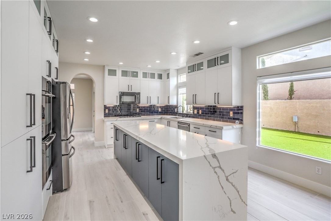 8910 Minsk Ct - Photo 5 of 37