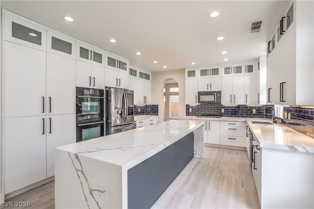 8910 Minsk Ct - Photo 6 of 37
