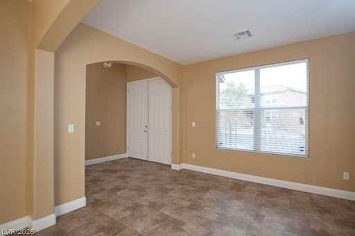 1025 Equator Ave - Photo 5 of 23
