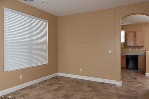 1025 Equator Ave - Photo 6 of 23