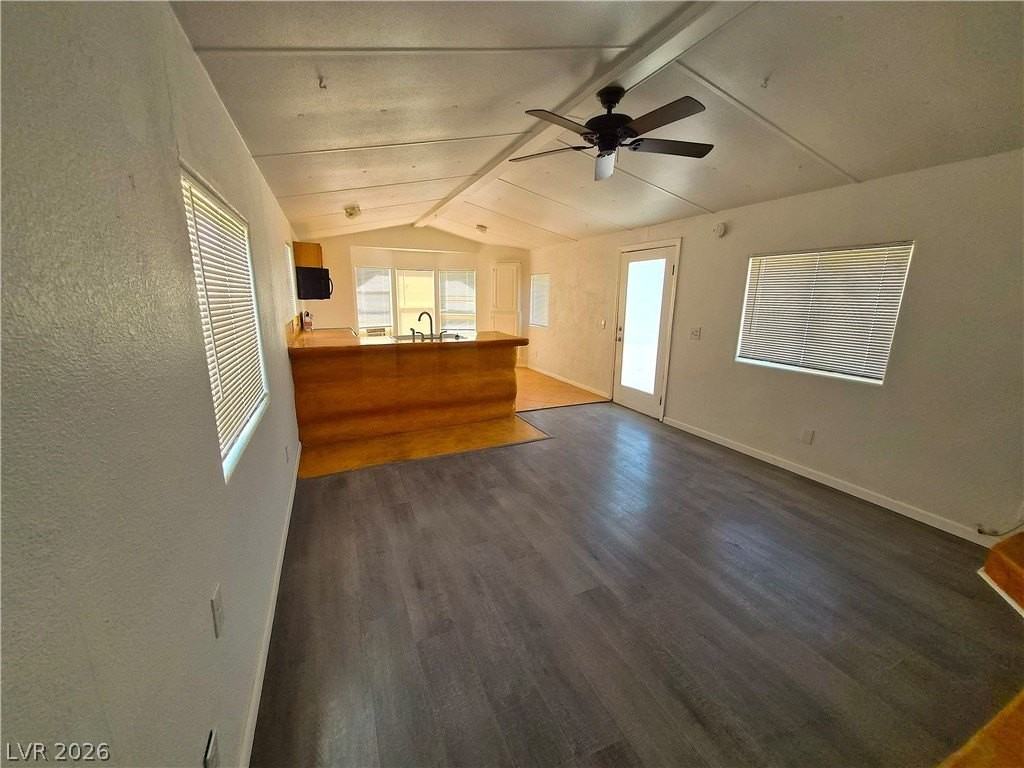 950 Black St - Photo 2 of 11