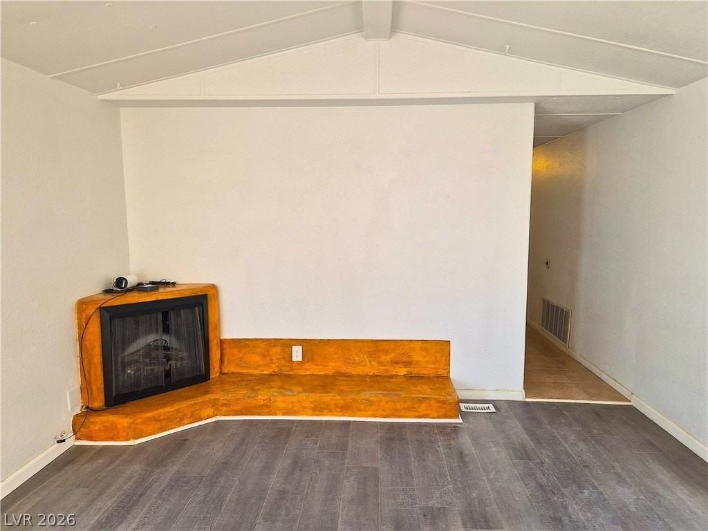 950 Black St - Photo 5 of 11