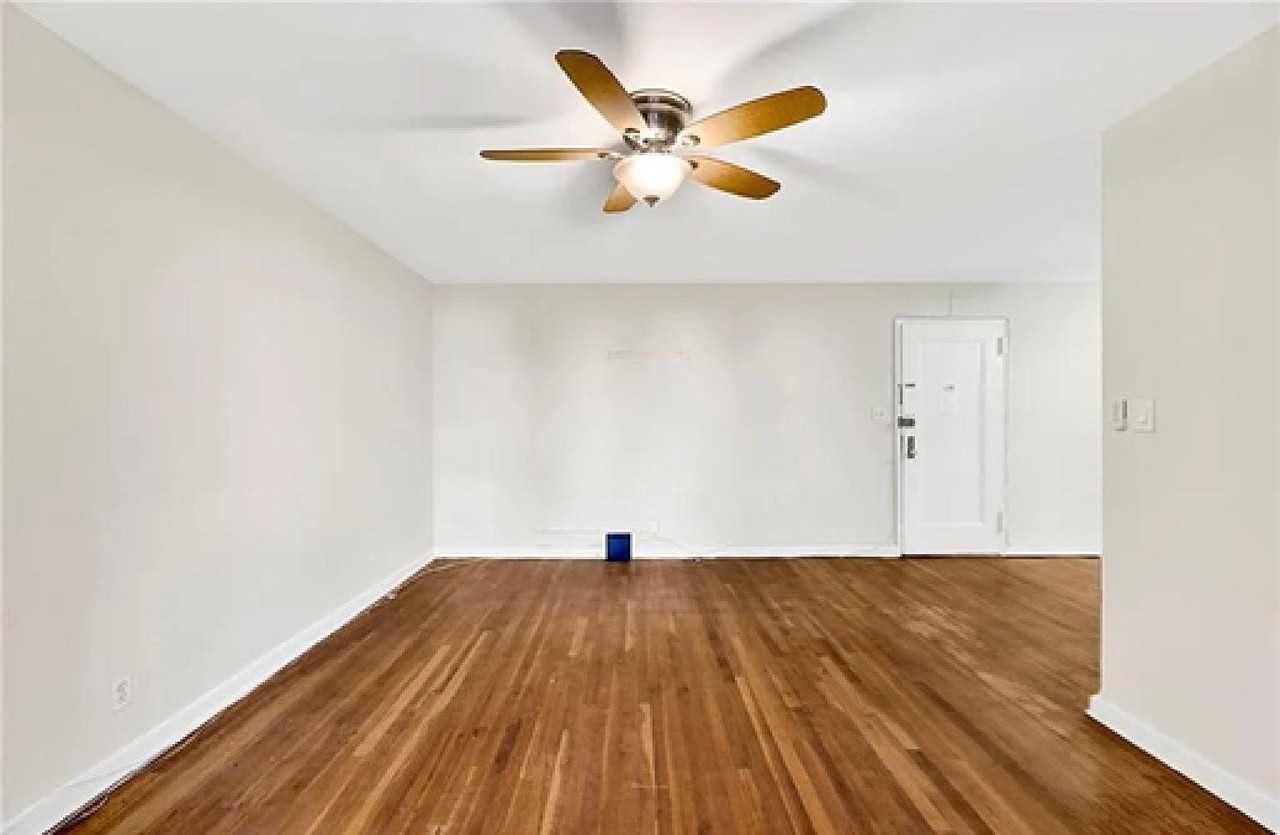 2260 Burnett St - Photo 4 of 8