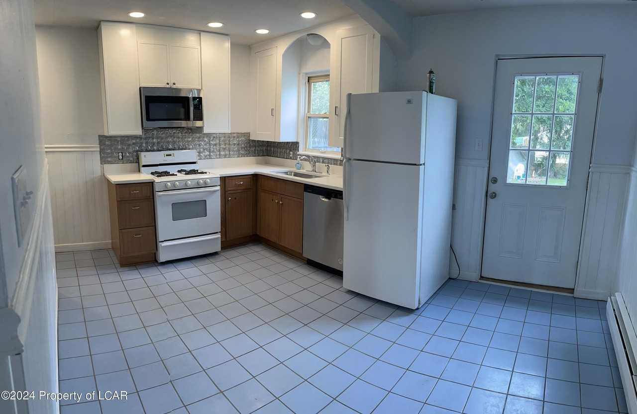 106 Parrish St - Photo 2 of 12