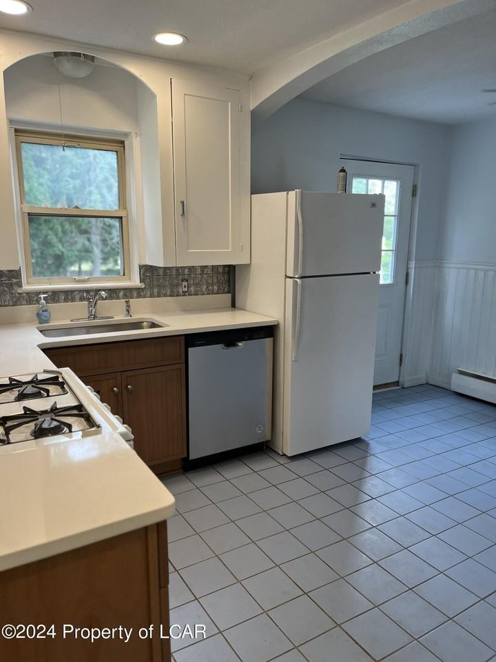 106 Parrish St - Photo 4 of 12