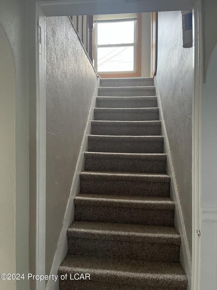 106 Parrish St - Photo 7 of 12