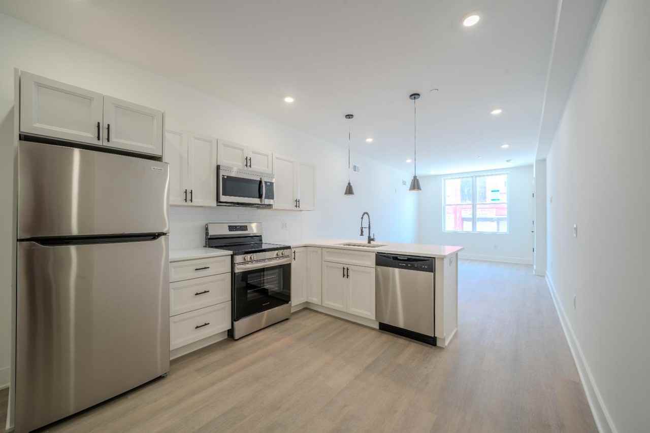 1710 N 24th St - Photo 2 of 19
