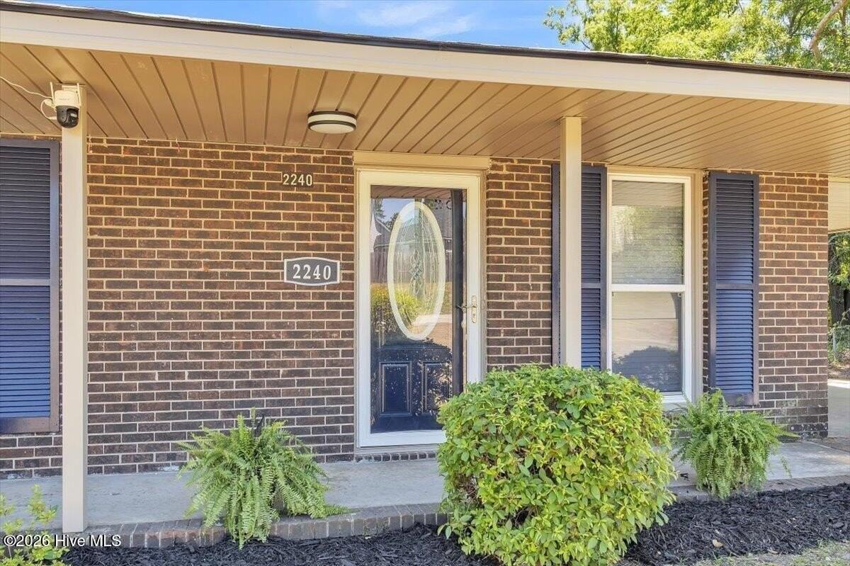 2240 Walden Dr - Photo 3 of 19
