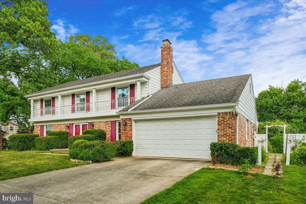 11119 Lamplighter Ln - Photo 2 of 30