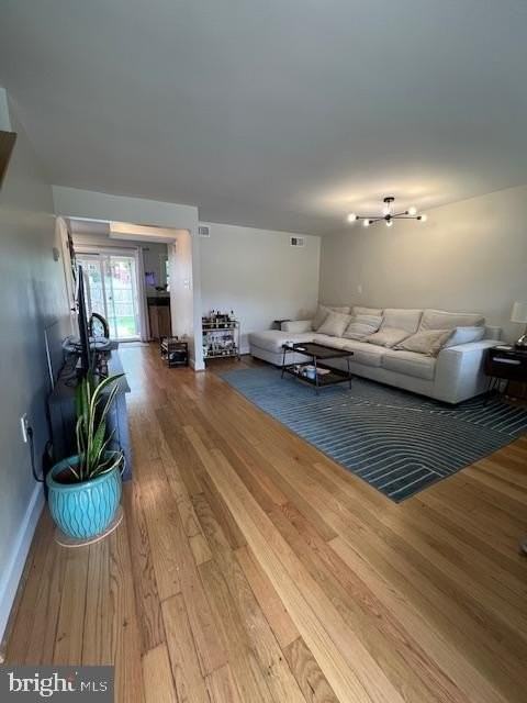 157 S Virginia Ave - Photo 3 of 32