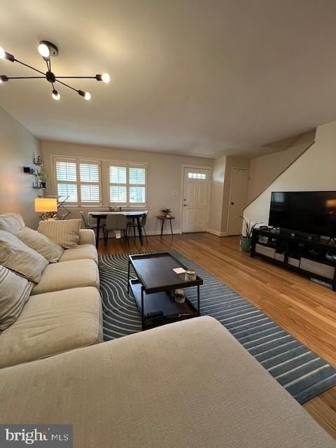 157 S Virginia Ave - Photo 4 of 32