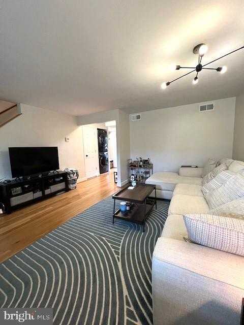 157 S Virginia Ave - Photo 6 of 32