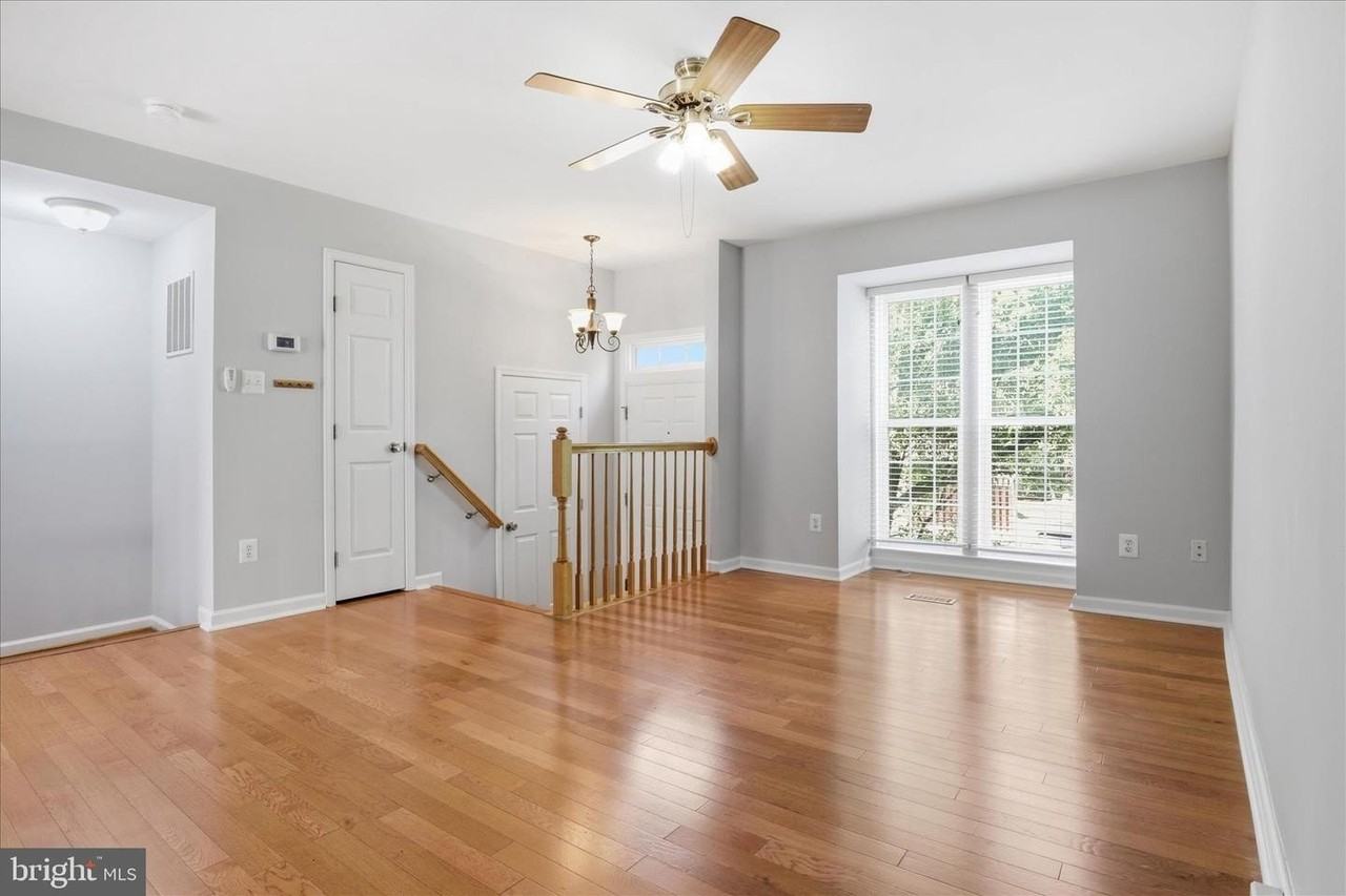 7723 Markham Grant Ln - Photo 5 of 44