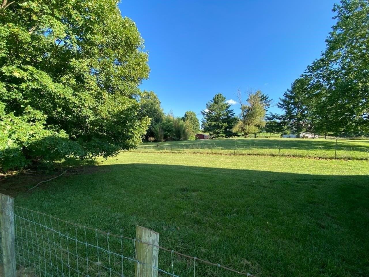 1819 Bishop Rd - Photo 4 of 35