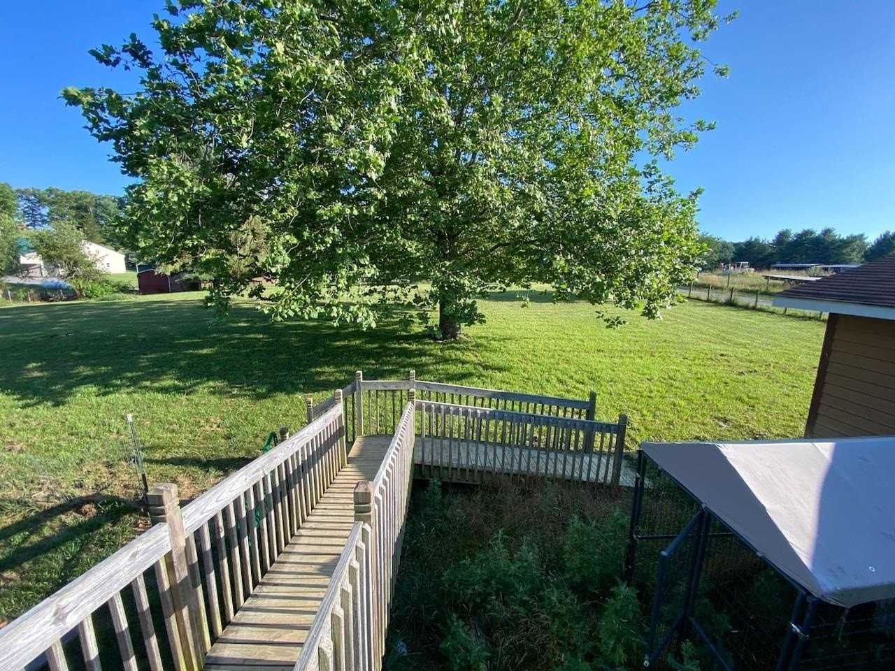 1819 Bishop Rd - Photo 7 of 35
