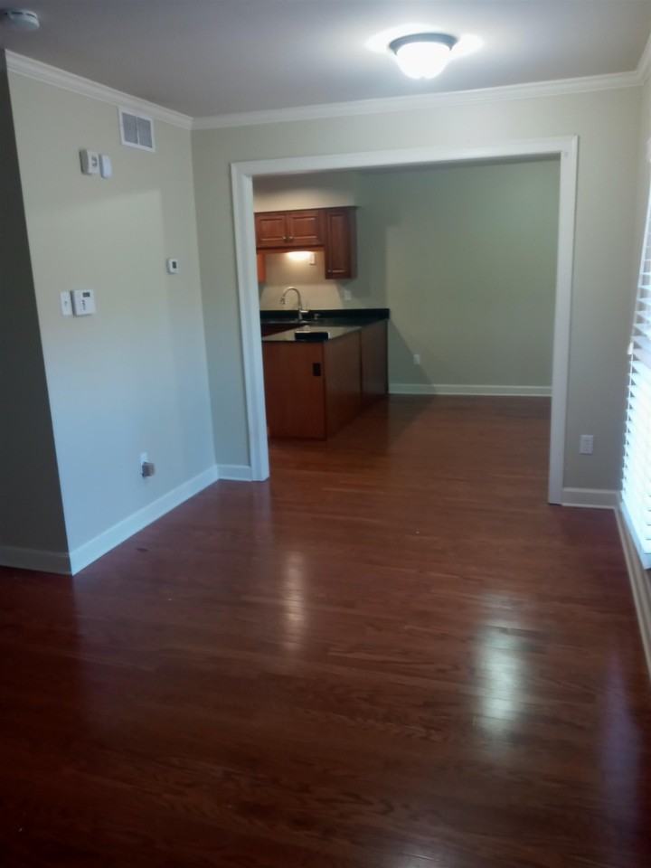 676 Hotchkiss Ln #B - Photo 3 of 9