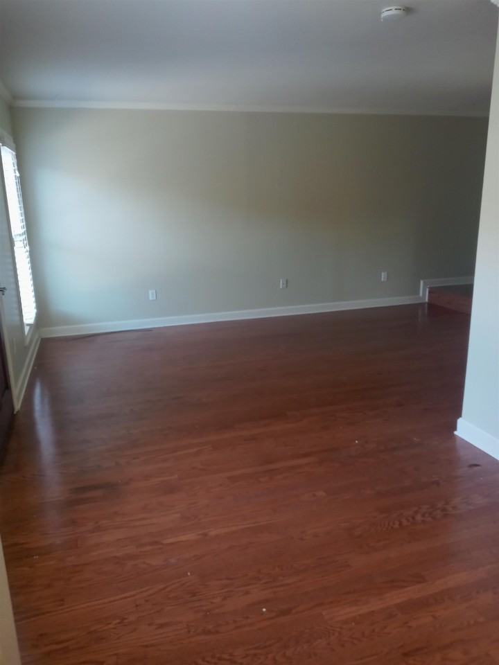 676 Hotchkiss Ln #B - Photo 5 of 9