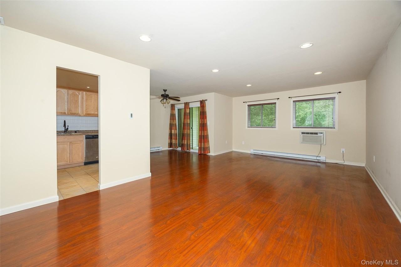 19 Scarborough Ln #A - Photo 4 of 24