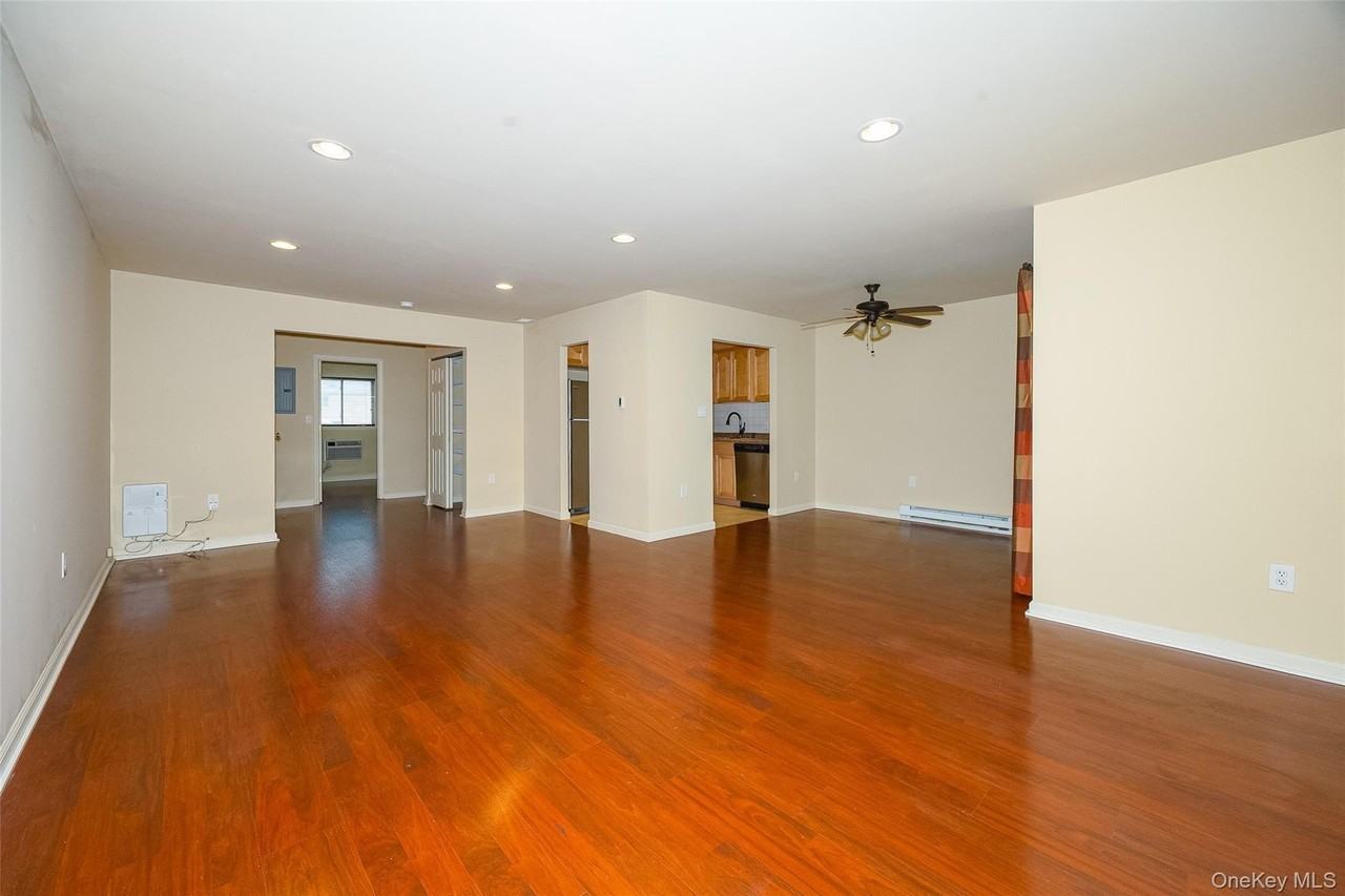 19 Scarborough Ln #A - Photo 5 of 24