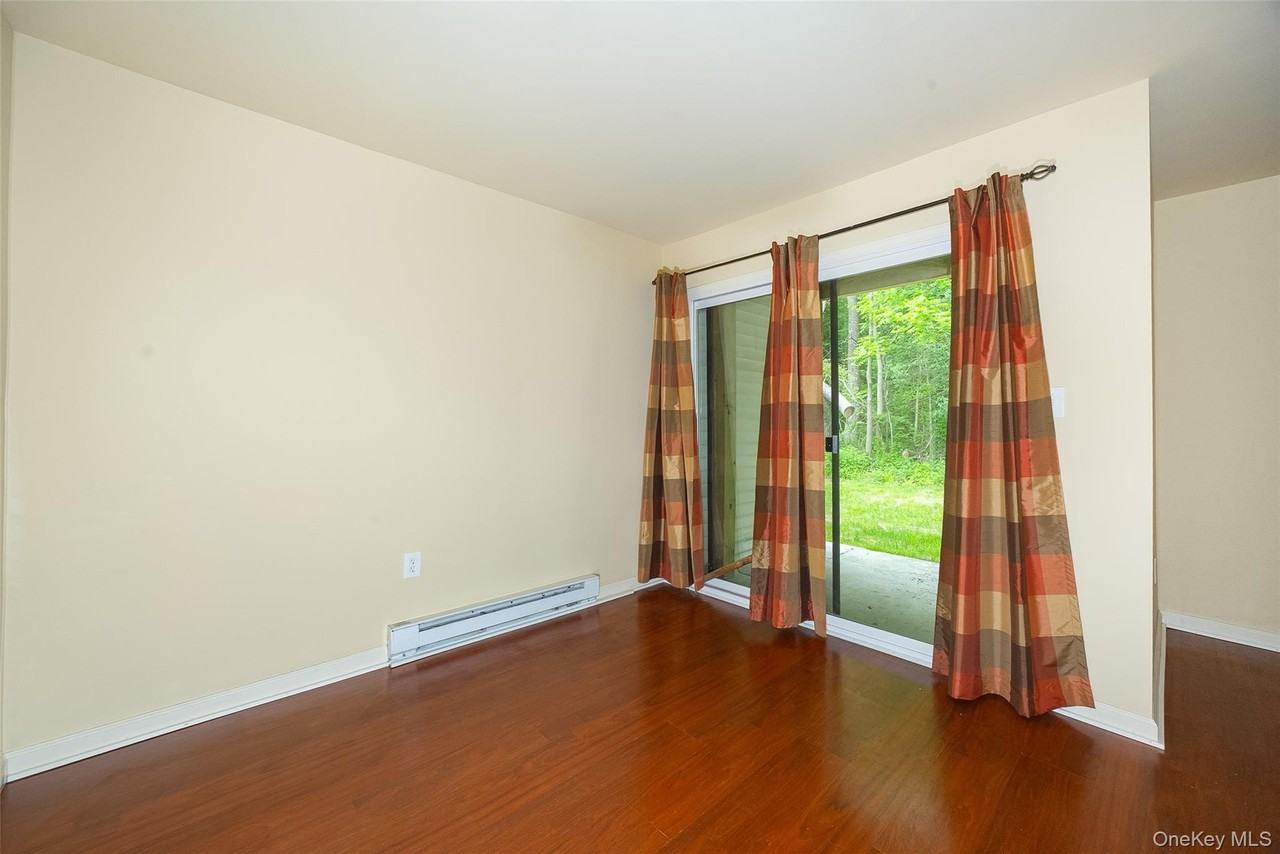 19 Scarborough Ln #A - Photo 6 of 24