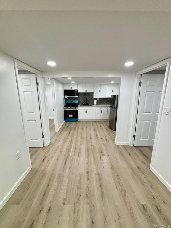 750 Highview Ave - Photo 3 of 8