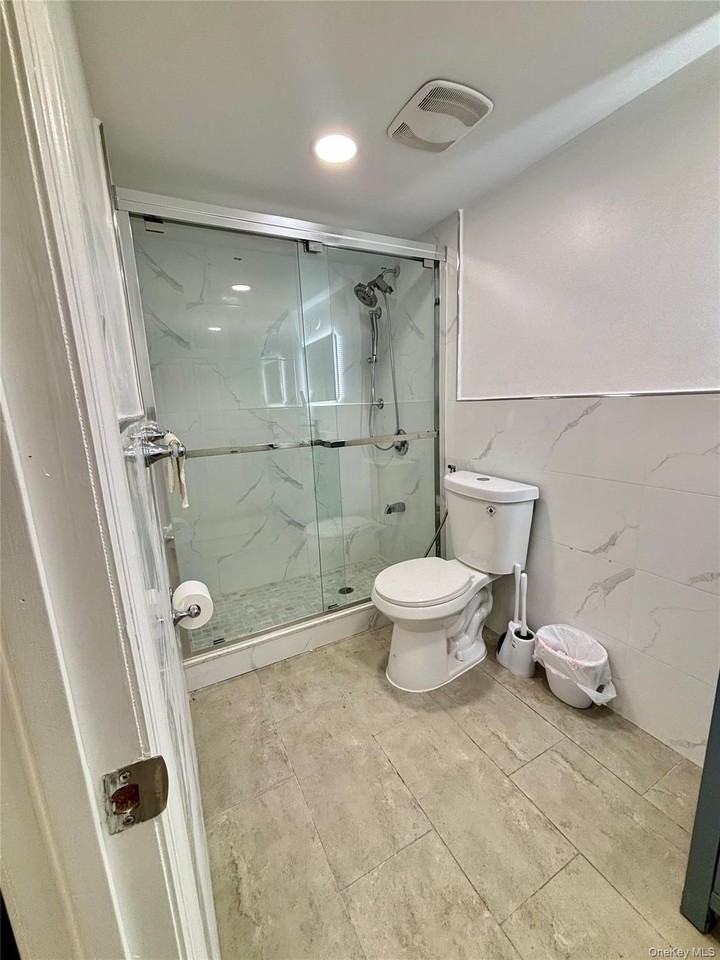 750 Highview Ave - Photo 4 of 8