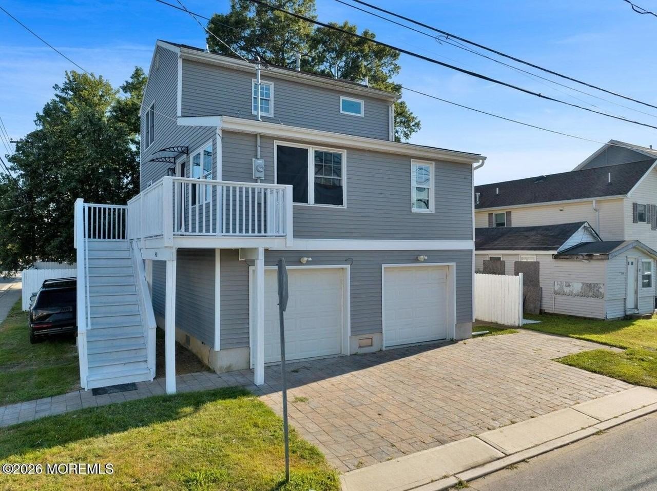 401 Spruce St - Photo 3 of 30