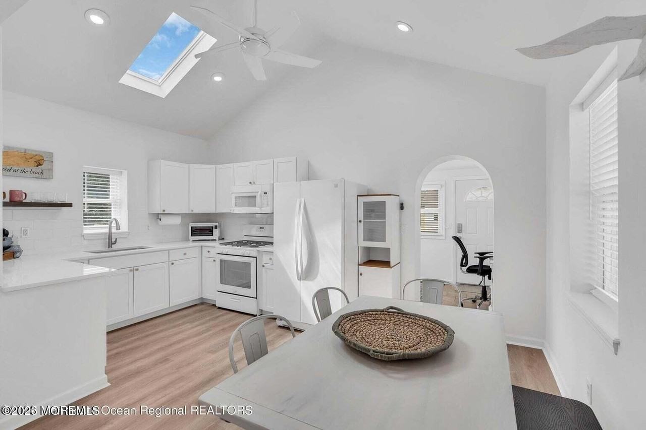 638A Redmond Ave - Photo 3 of 13