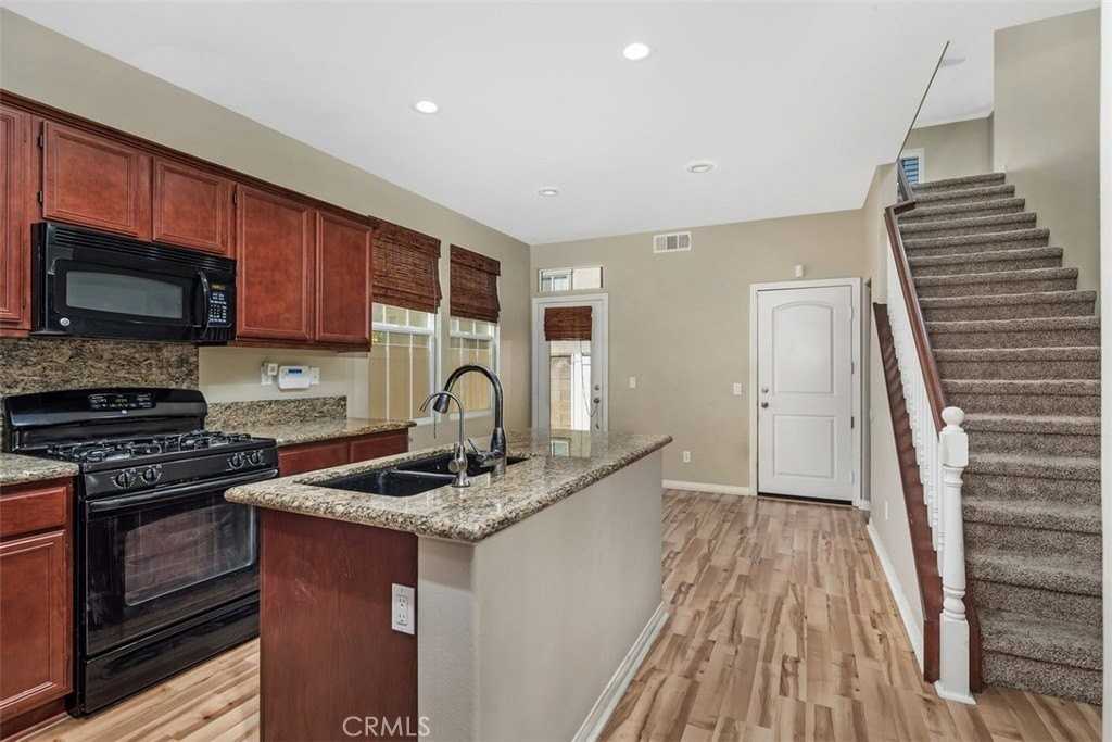 31884 Jaybee Ln - Photo 3 of 16