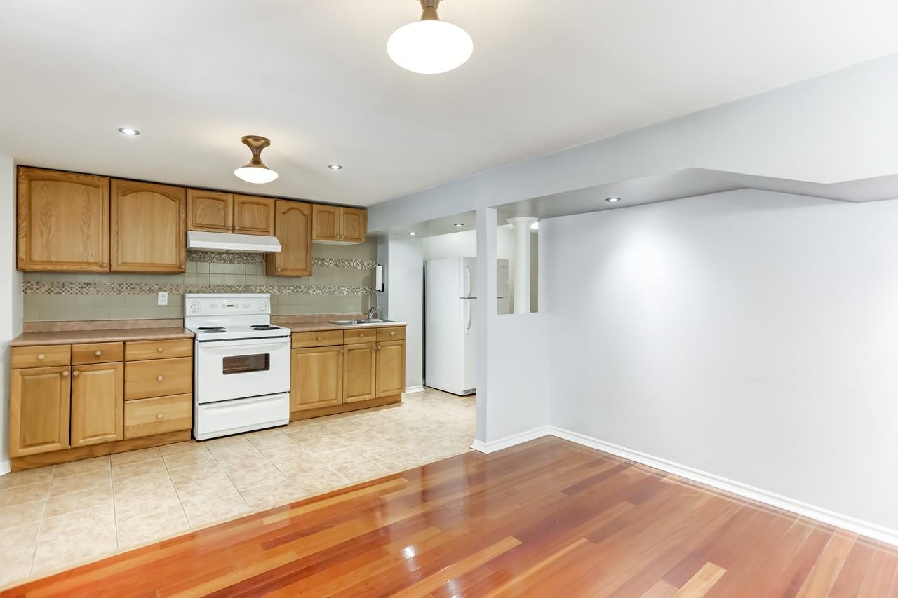 1557 Avonmore Sq - Photo 6 of 15