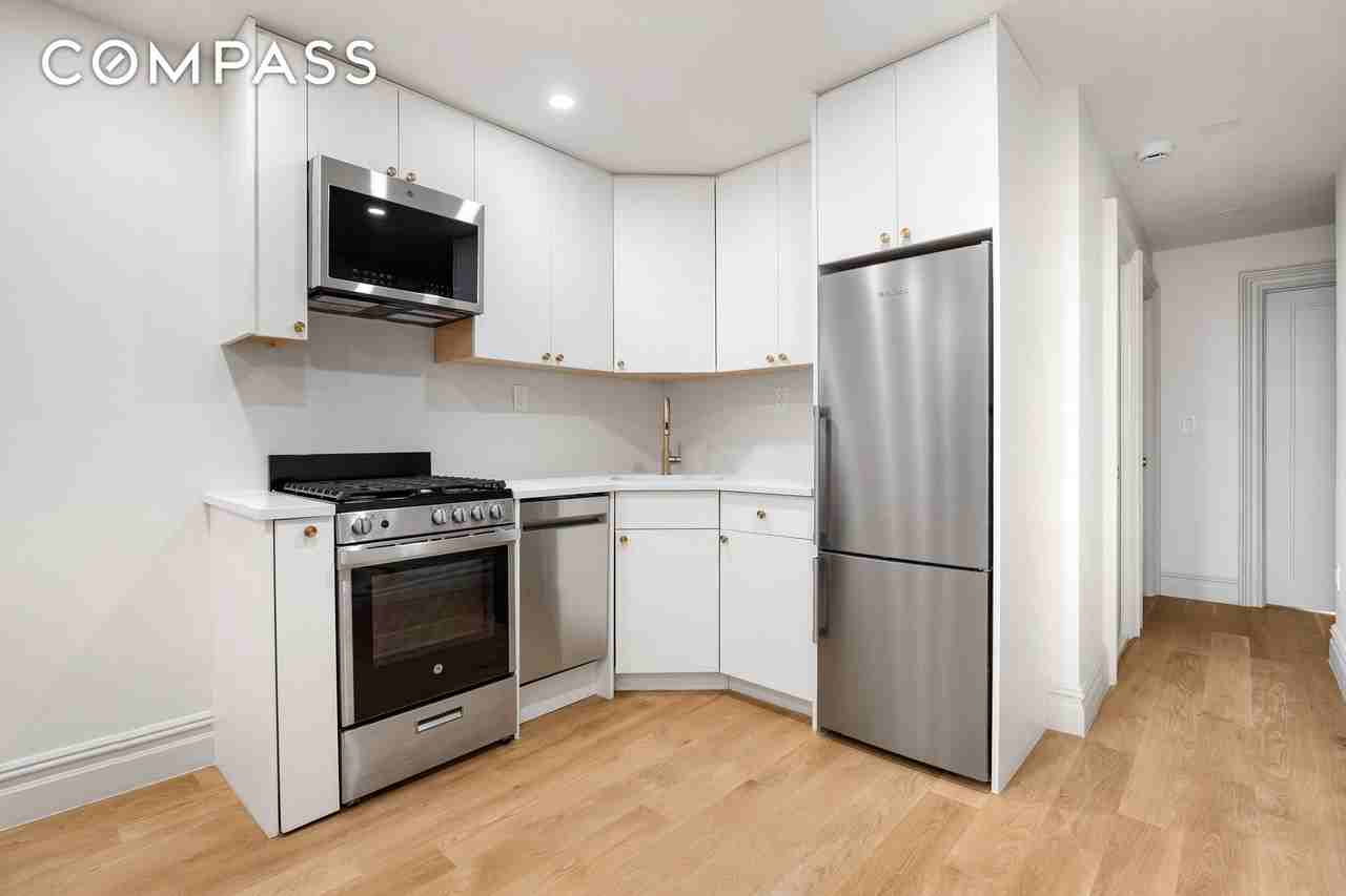 306 Halsey St #1 - Photo 3 of 10