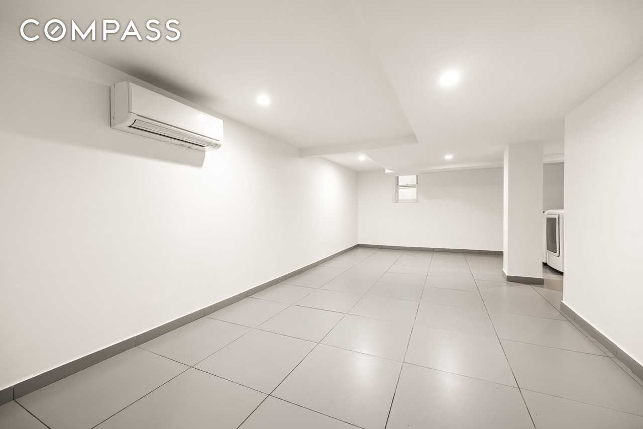 471 Macdonough St #1 - Photo 3 of 4