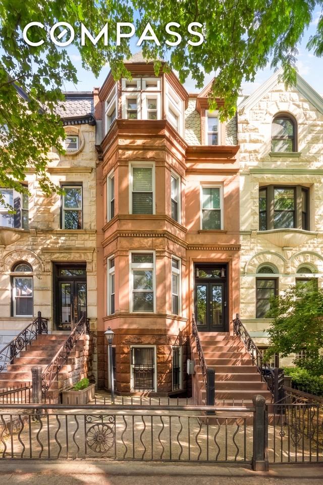 471 Macdonough St #1 - Photo 4 of 4