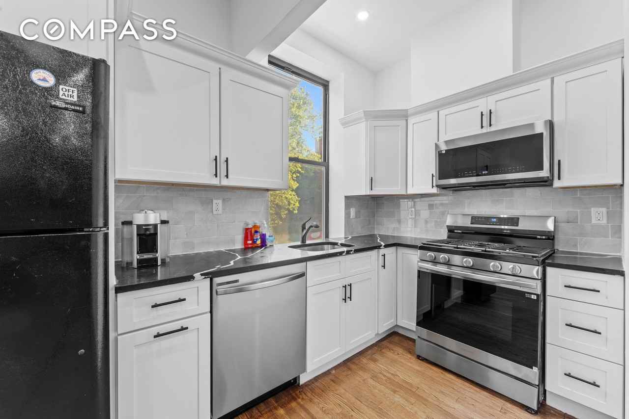 1061 Fulton St #2 - Photo 6 of 12