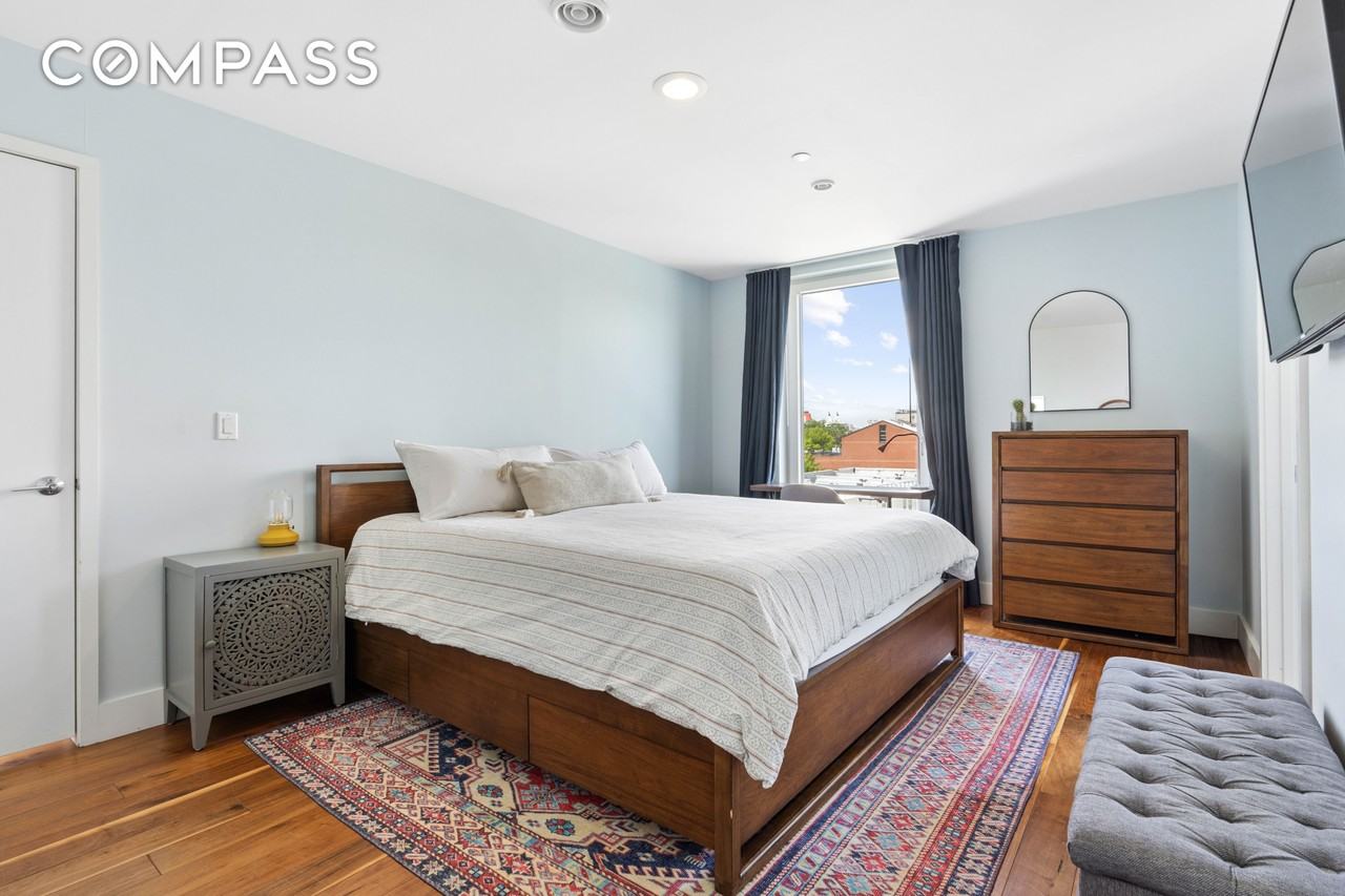 255 Columbia St #S5 - Photo 2 of 6
