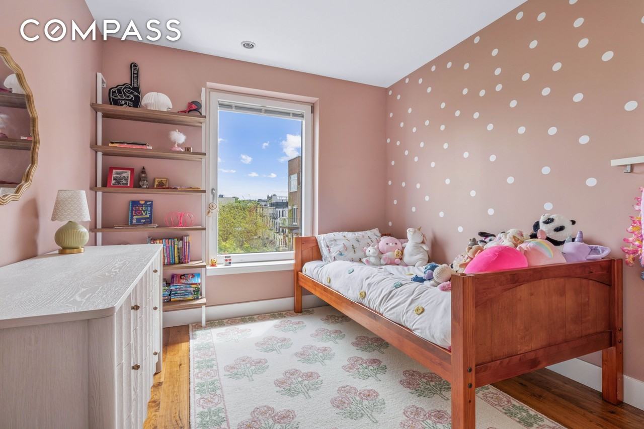 255 Columbia St #S5 - Photo 4 of 6