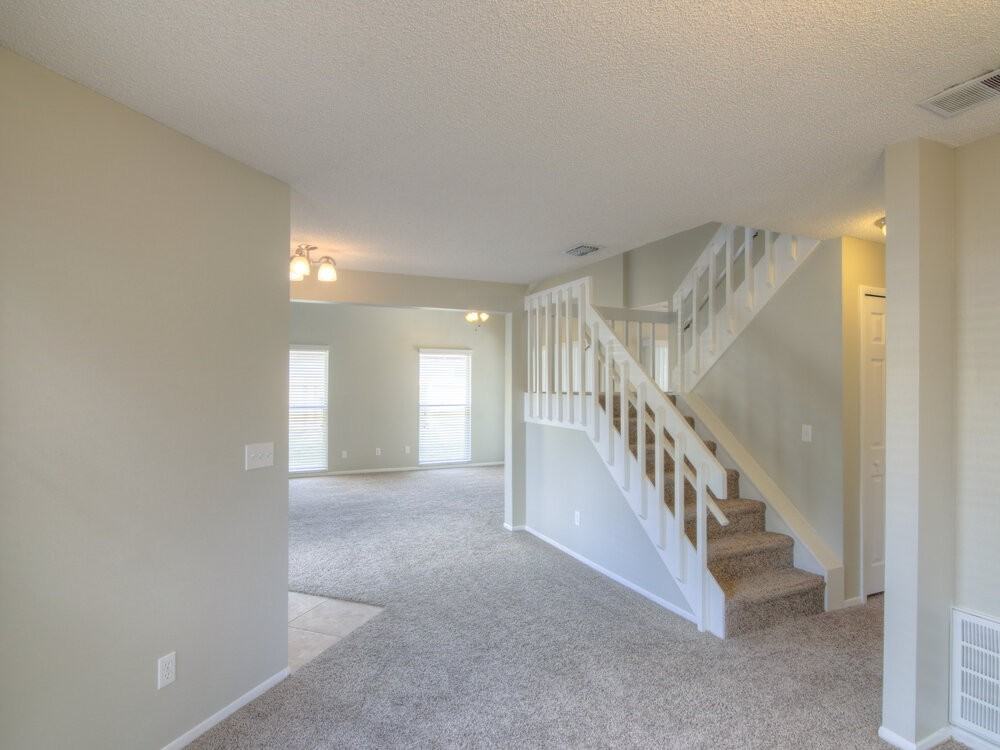 1036 Covington St - Photo 6 of 16