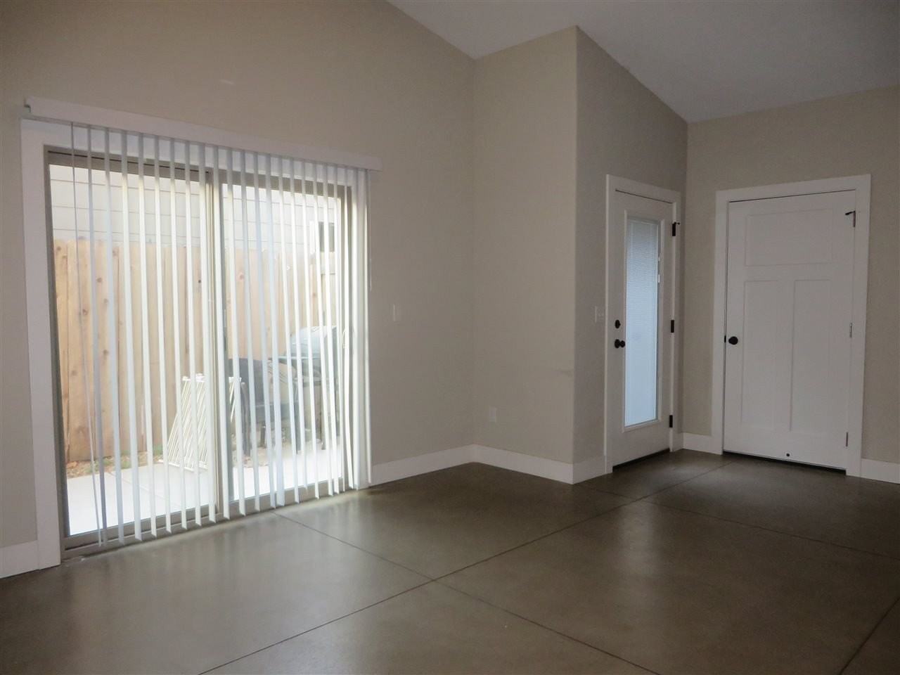 6426 S Vassar Ave - Photo 2 of 16