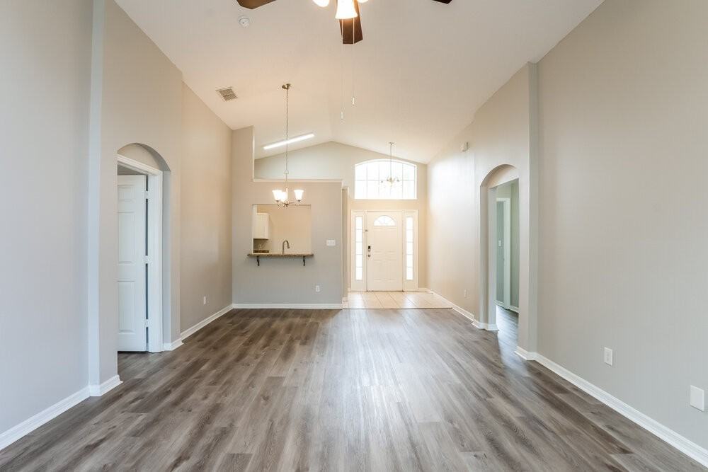 7920 Oakstone Ct - Photo 3 of 16