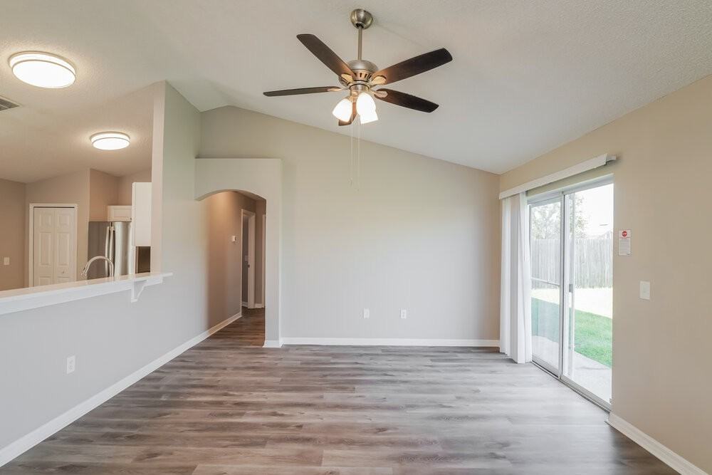 5537 Willow Bend Trl - Photo 3 of 16
