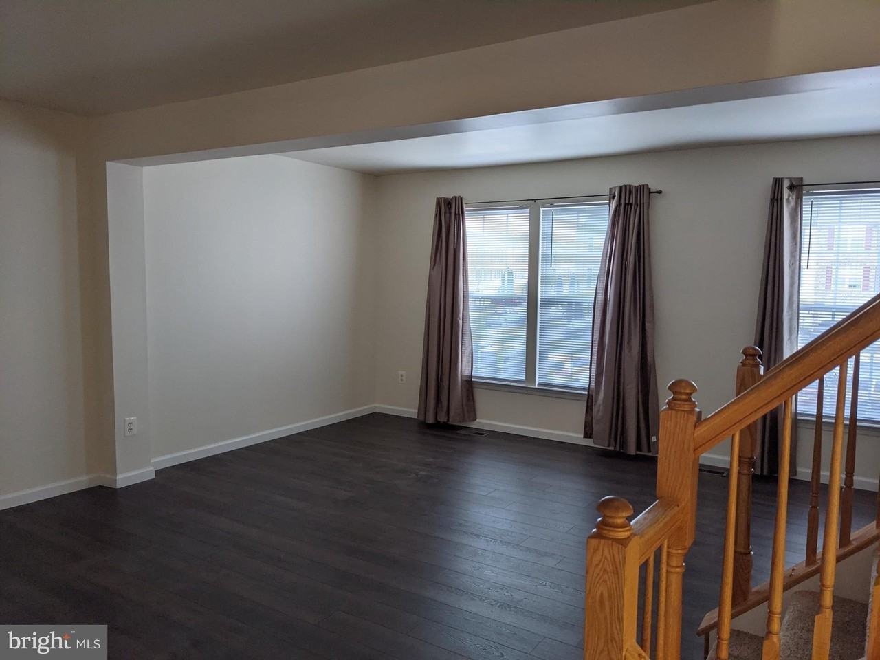 625 Village Ct - Photo 2 of 30