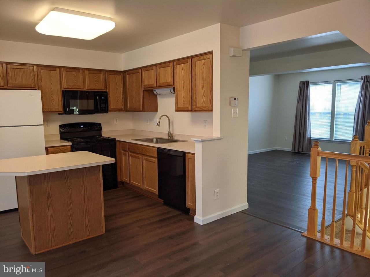 625 Village Ct - Photo 7 of 30