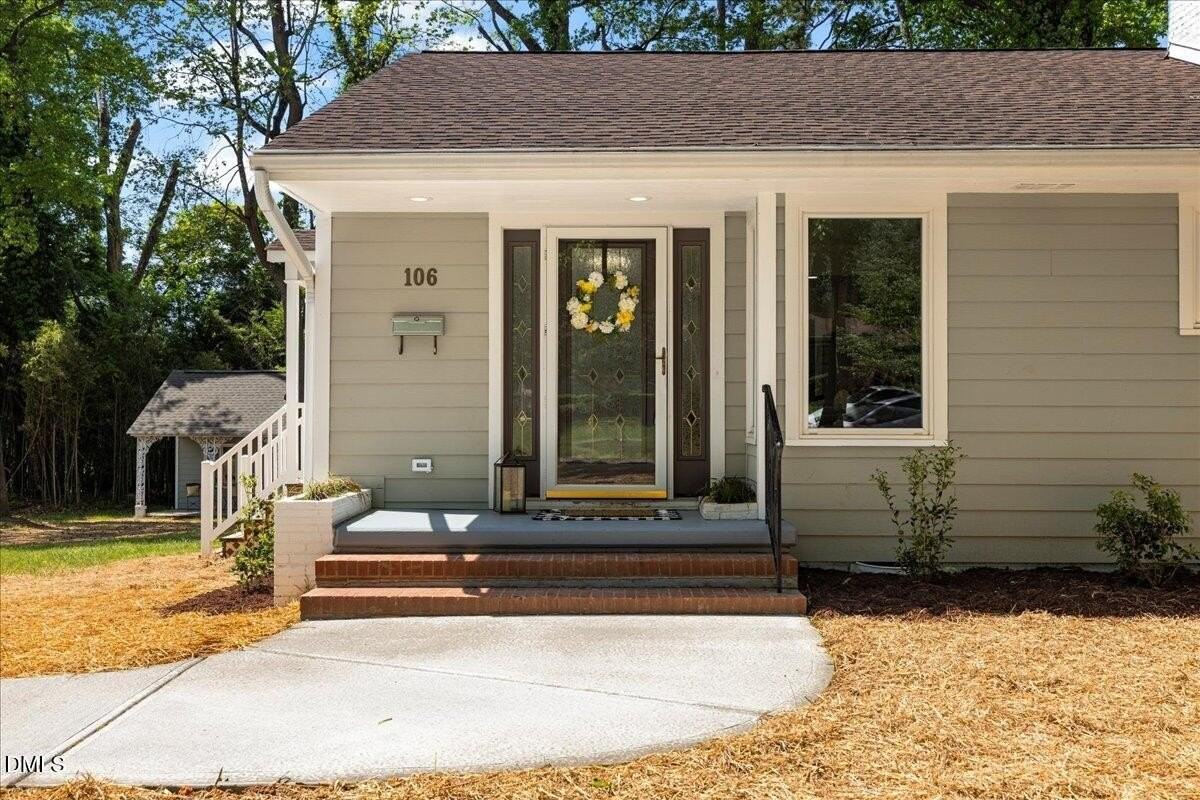 106 Circle Dr - Photo 4 of 40