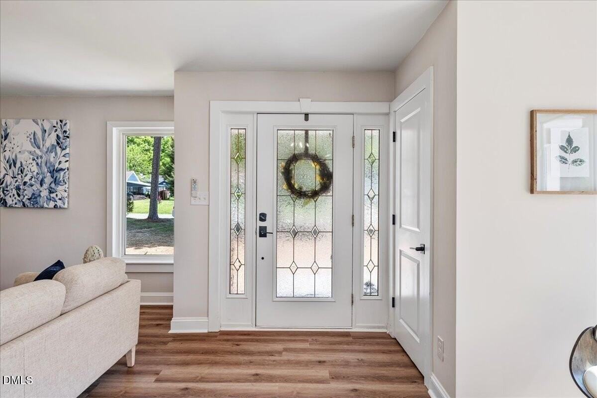 106 Circle Dr - Photo 5 of 40