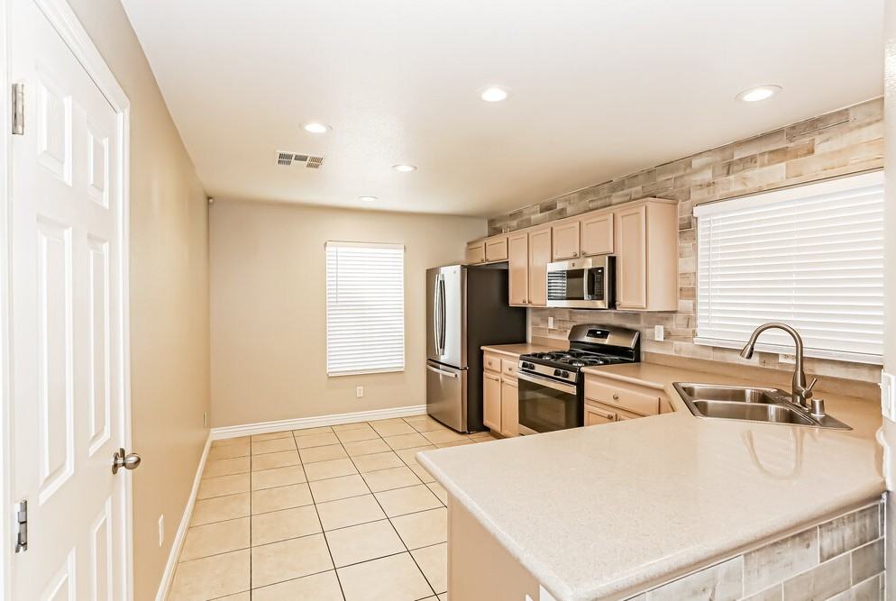 8736 Water Bucket Ave - Photo 7 of 17