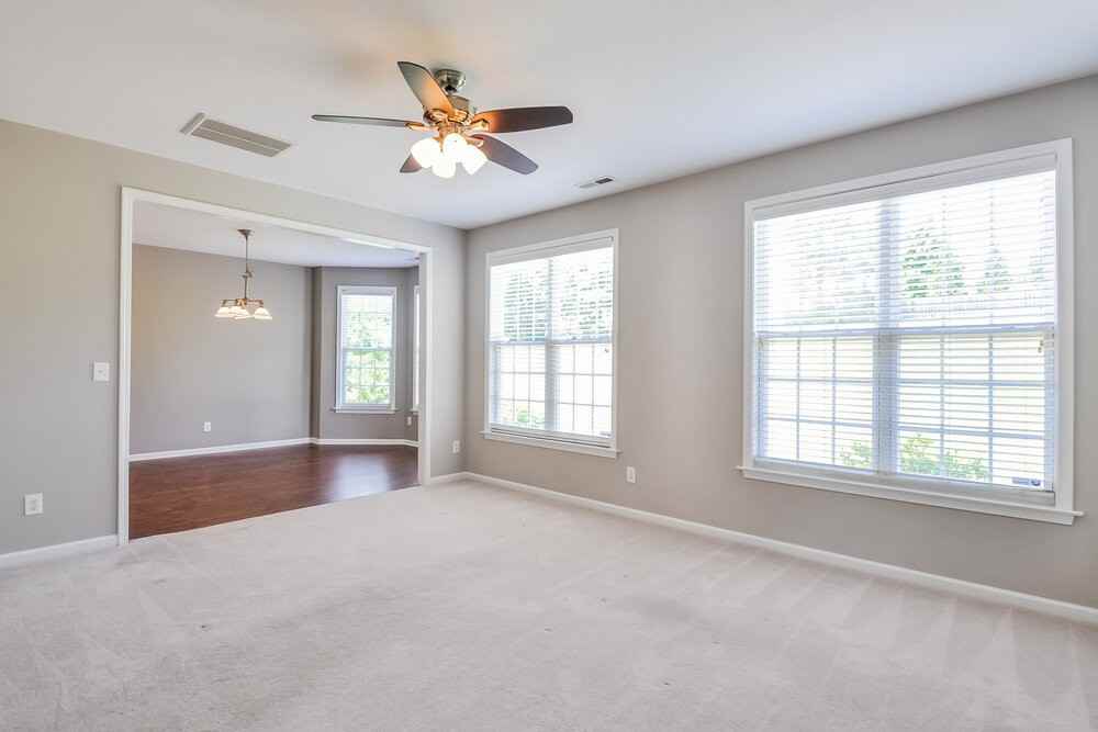 353 Collinsworth Dr - Photo 4 of 17