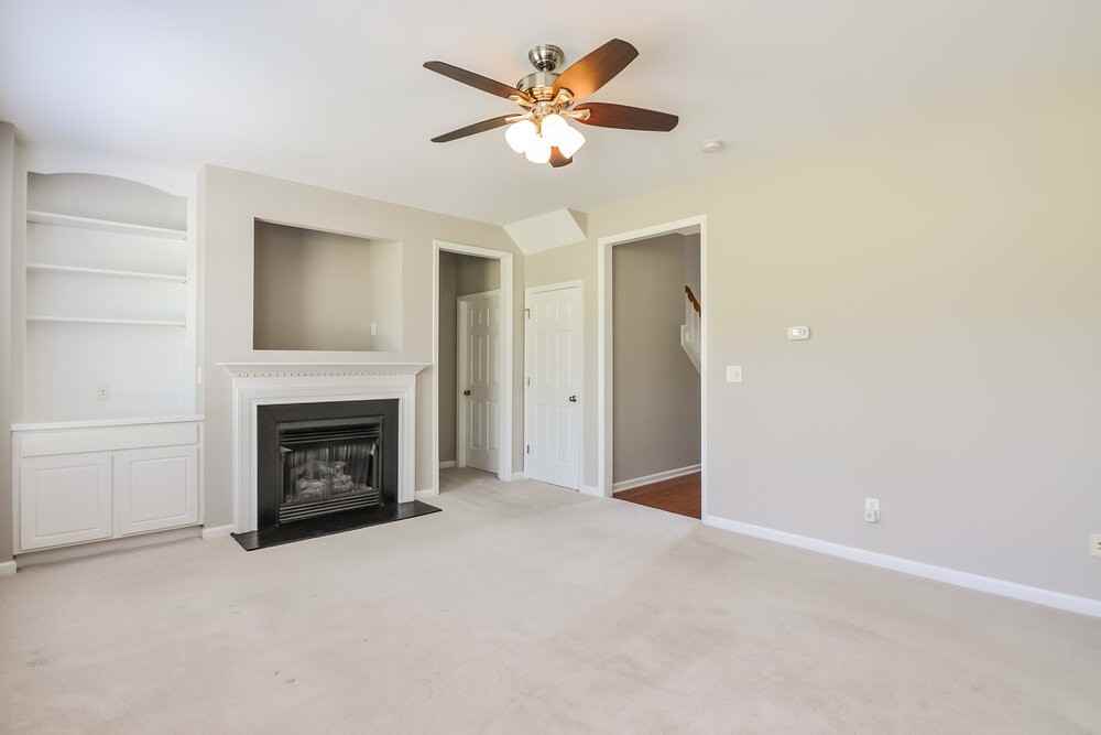 353 Collinsworth Dr - Photo 5 of 17